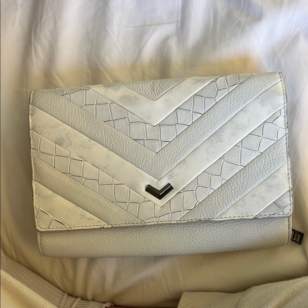 Elegant White Chevron Pattern Clutch